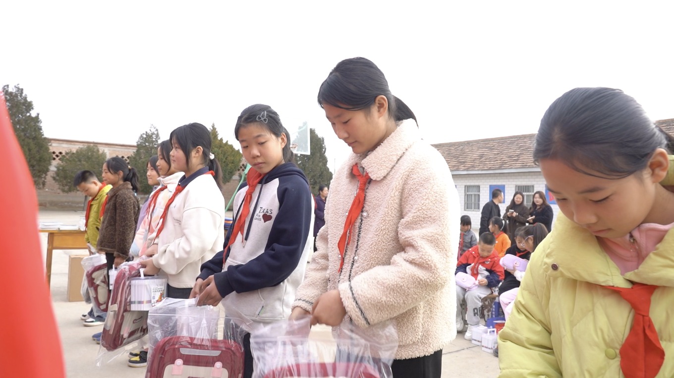 裕和东方2017年：爱心照亮贫困山区小学之路